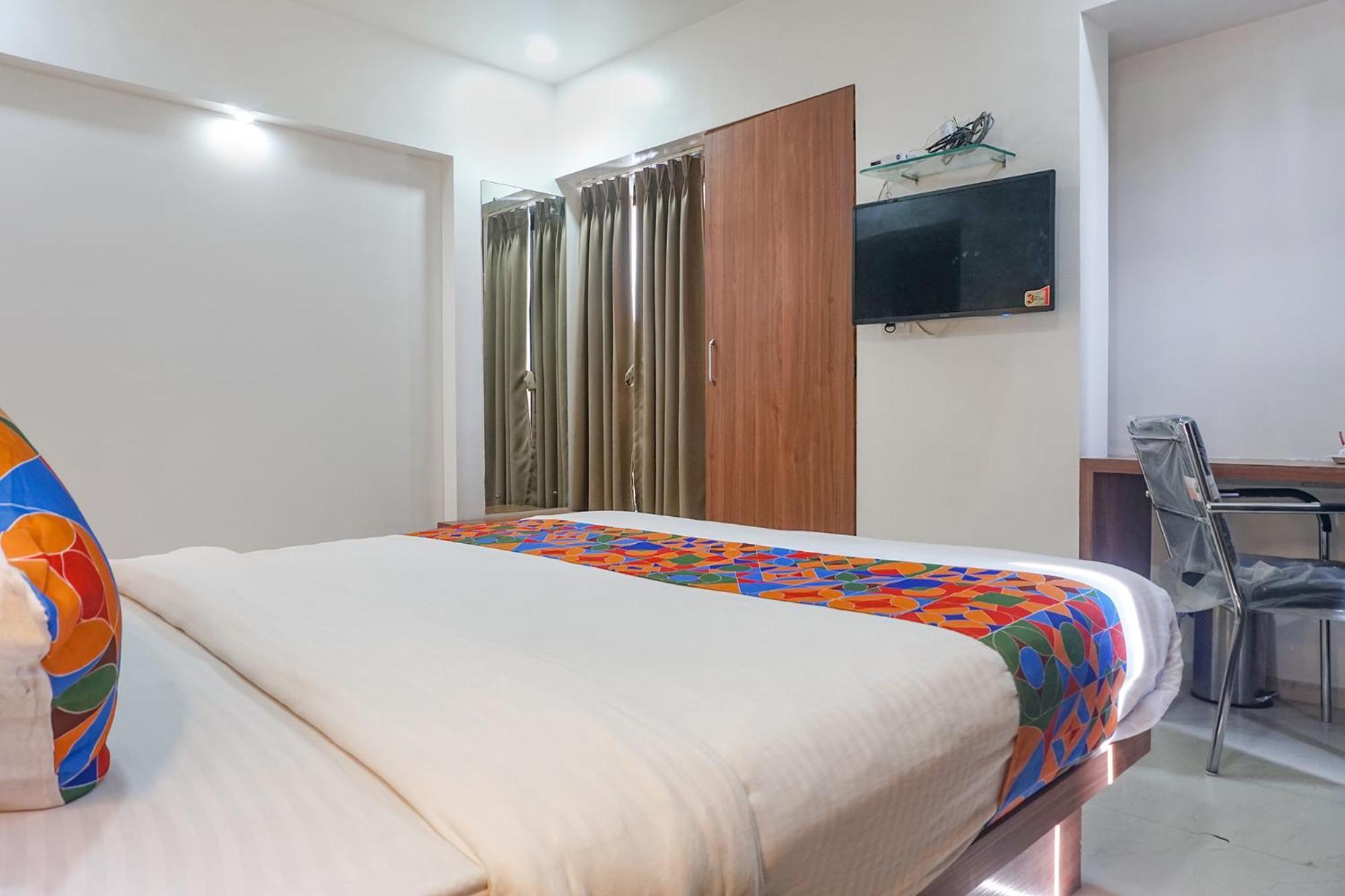 Fabhotel Emersion Residency - High Street Near Laxman Nagar, Baner Pune Extérieur photo