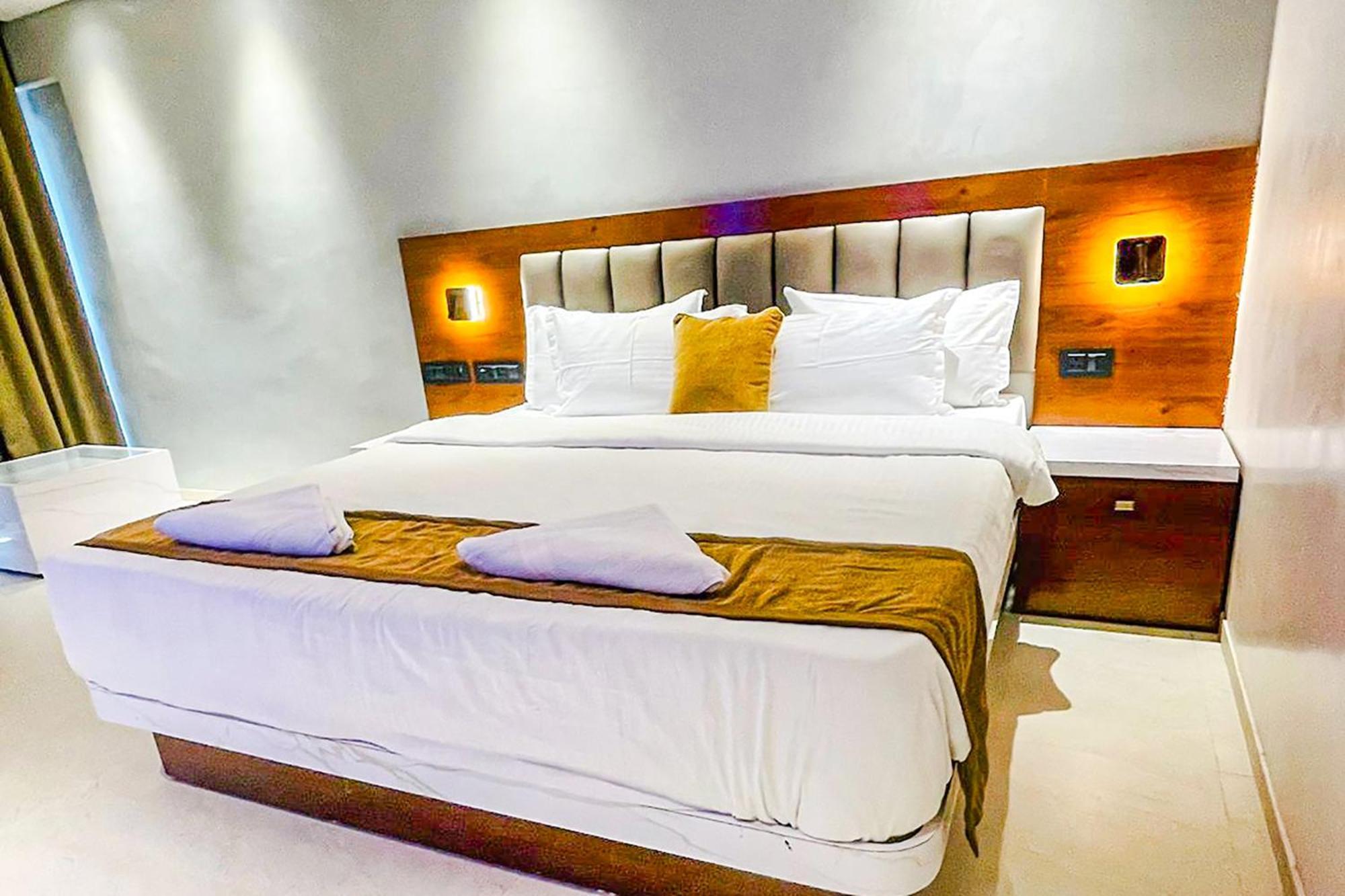 Fabhotel Emersion Residency - High Street Near Laxman Nagar, Baner Pune Extérieur photo
